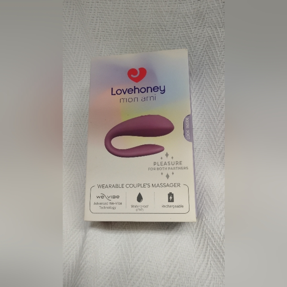 Mon Ami Wearable Couple's Massager - Purple